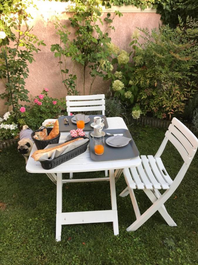 Rose Garden Mezzanine Bed and Breakfast Ζιβερνί Εξωτερικό φωτογραφία