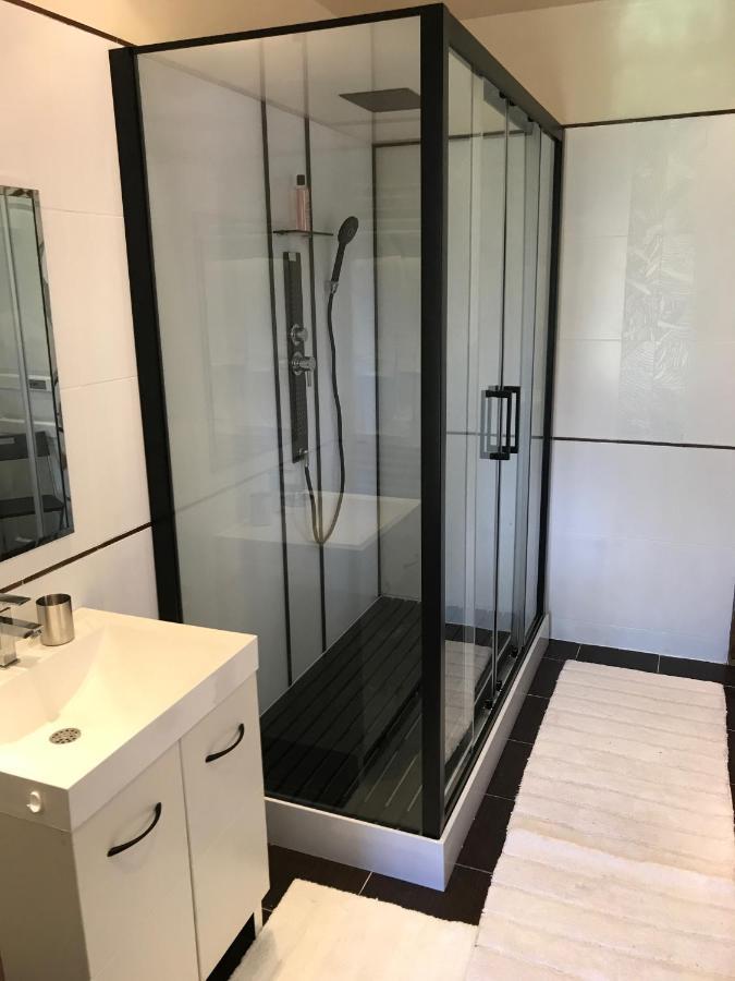 Rose Garden Mezzanine Bed and Breakfast Ζιβερνί Εξωτερικό φωτογραφία